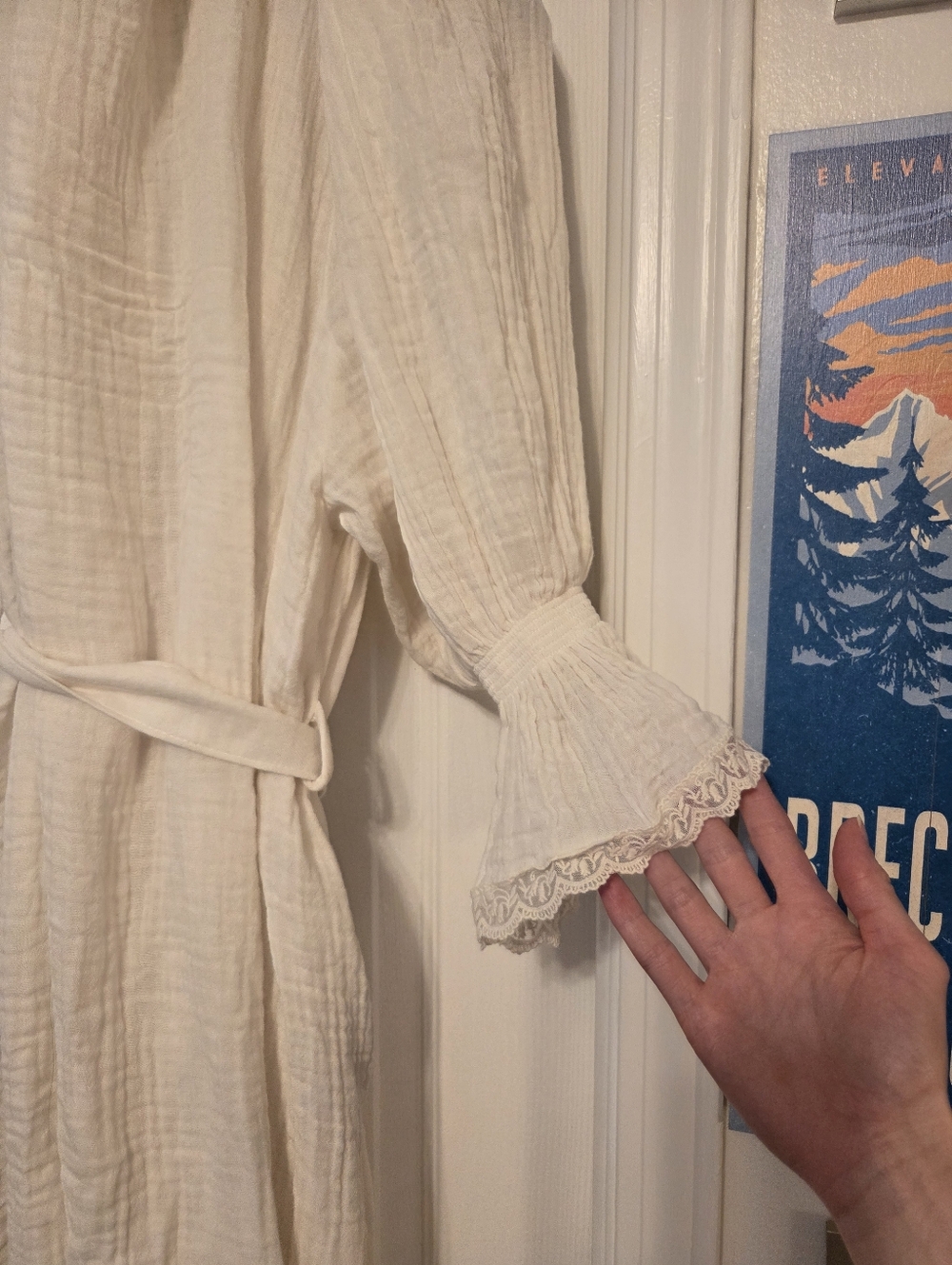 Nothing Fits But - Laced Muslin Robe - Picture 12 of 12